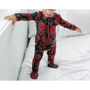 NIB Bums & Roses "Bums & Roses" Footie Size‎ 6-9M